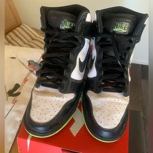 Nike dunk high lighting panda